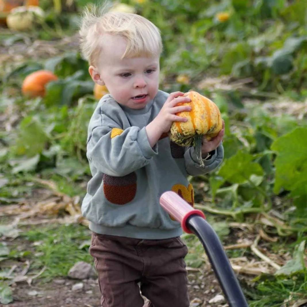 12 yaşında gibi ama 2 çocuk annesi! Yaşını duyanlar inanmakta güçlük çekiyor 13